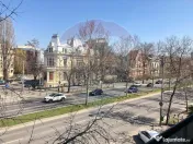 Apartament cu 4 camere nemobilat in P-ta Victoriei langa ... 
