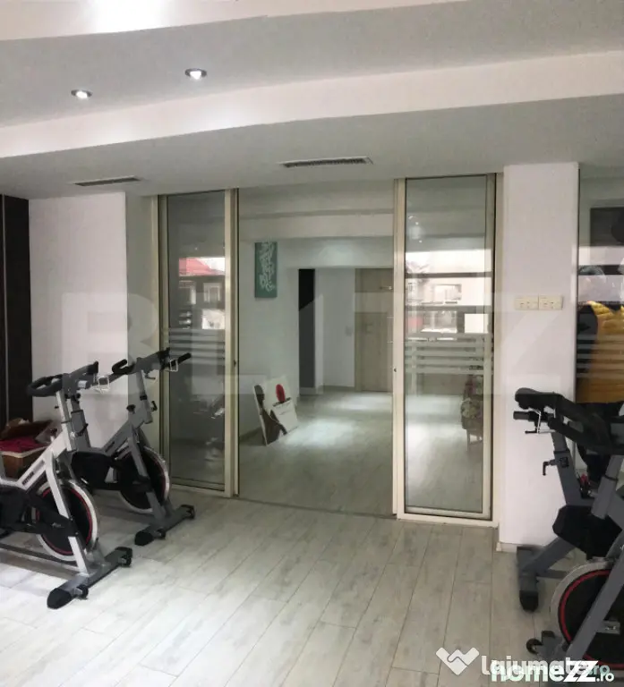 Spatiu comercial / Spa de Vanzare, 290 mp, zona Micro 3 Targ