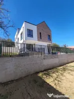 Duplex modern cu 4 camere și terasă, zonă verde – Tăuți