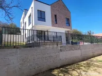 Duplex modern cu 4 camere și terasă, zonă verde – Tăuți