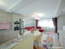 Casă de vânzare cu 4 camere în cartierul Beverly Hills...