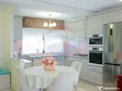 Casă de vânzare cu 4 camere în cartierul Beverly Hills... 