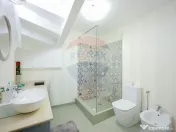 Casă de vânzare cu 4 camere în cartierul Beverly Hills... 