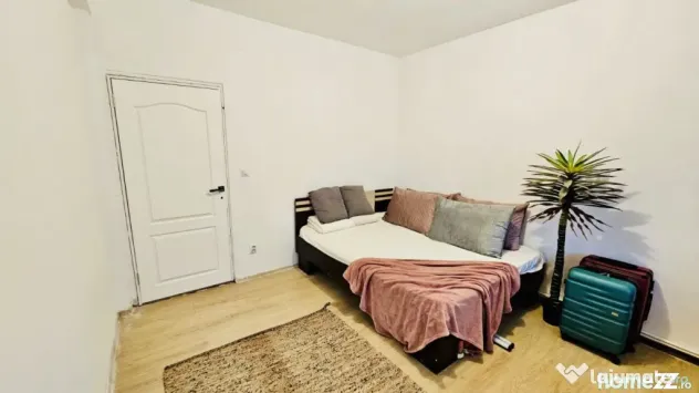 Apartament 3 camere in vila Giulesti zona linistita și curt