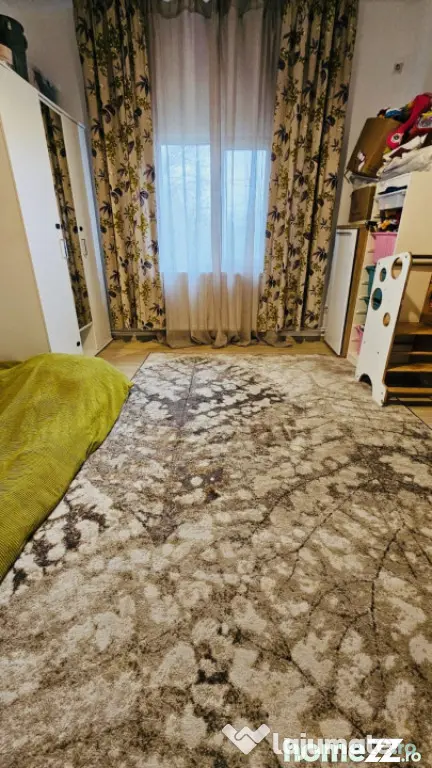 Apartament 3 camere in vila Giulesti zona linistita și curt