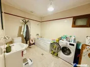 Apartament 3 camere in vila Giulesti zona linistita și curt 