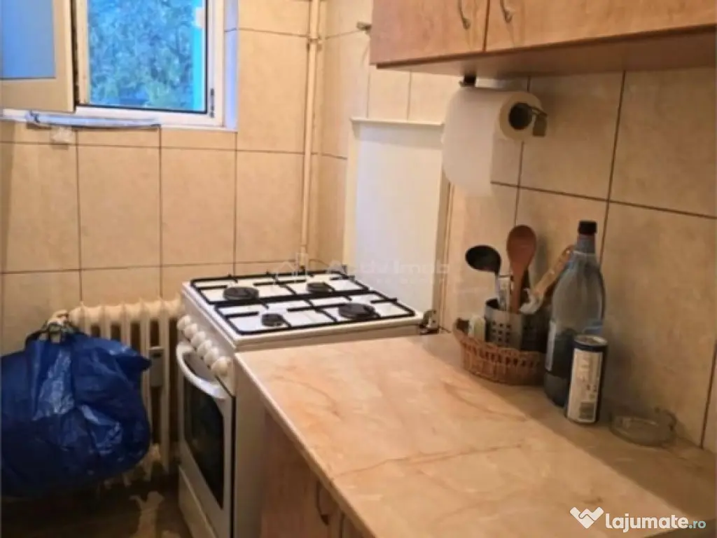 Piata Salajan, garsoniera parter bloc, intrare separata !