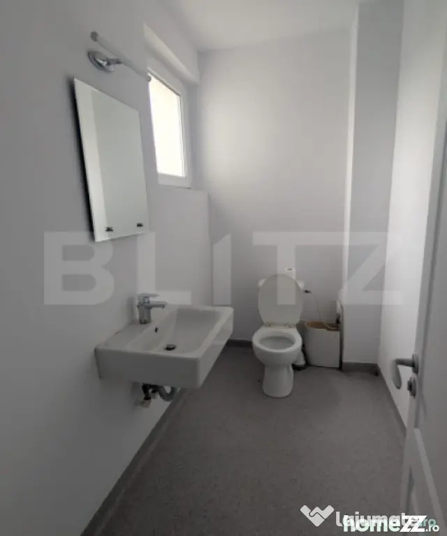 Proprietate cu teren intravilan, 450 mp, zona Micro 6