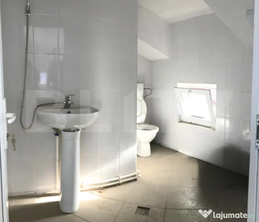 1000 MP Teren cu Casa Modulara si Spațiu Comercial |Sos. Pr