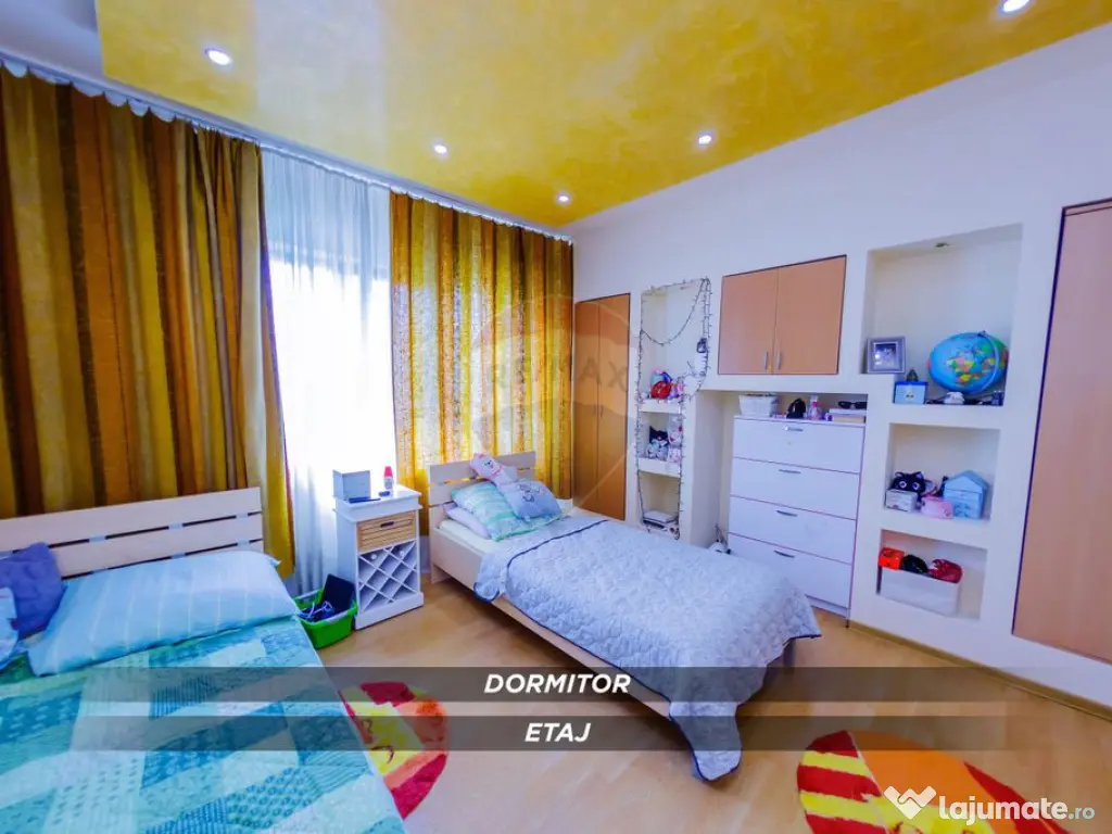 Casă P+1 din cărămidă, 683 mp teren, 4 garaje – Str...