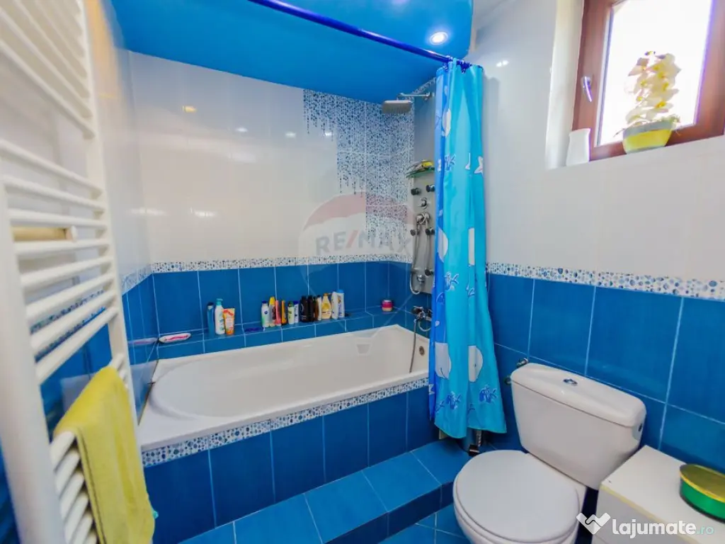 Casă P+1 din cărămidă, 683 mp teren, 4 garaje – Str...