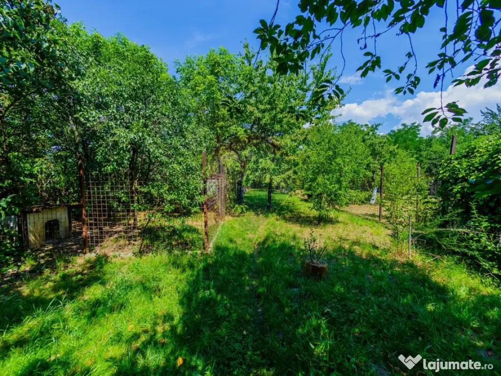 Casă P+1 din cărămidă, 683 mp teren, 4 garaje – Str...