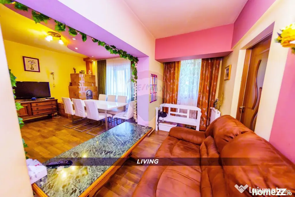 Casă P+1 din cărămidă, 1190 mp teren, 4 garaje – St...