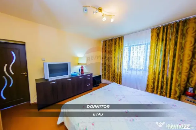 Casă P+1 din cărămidă, 1190 mp teren, 4 garaje – St...