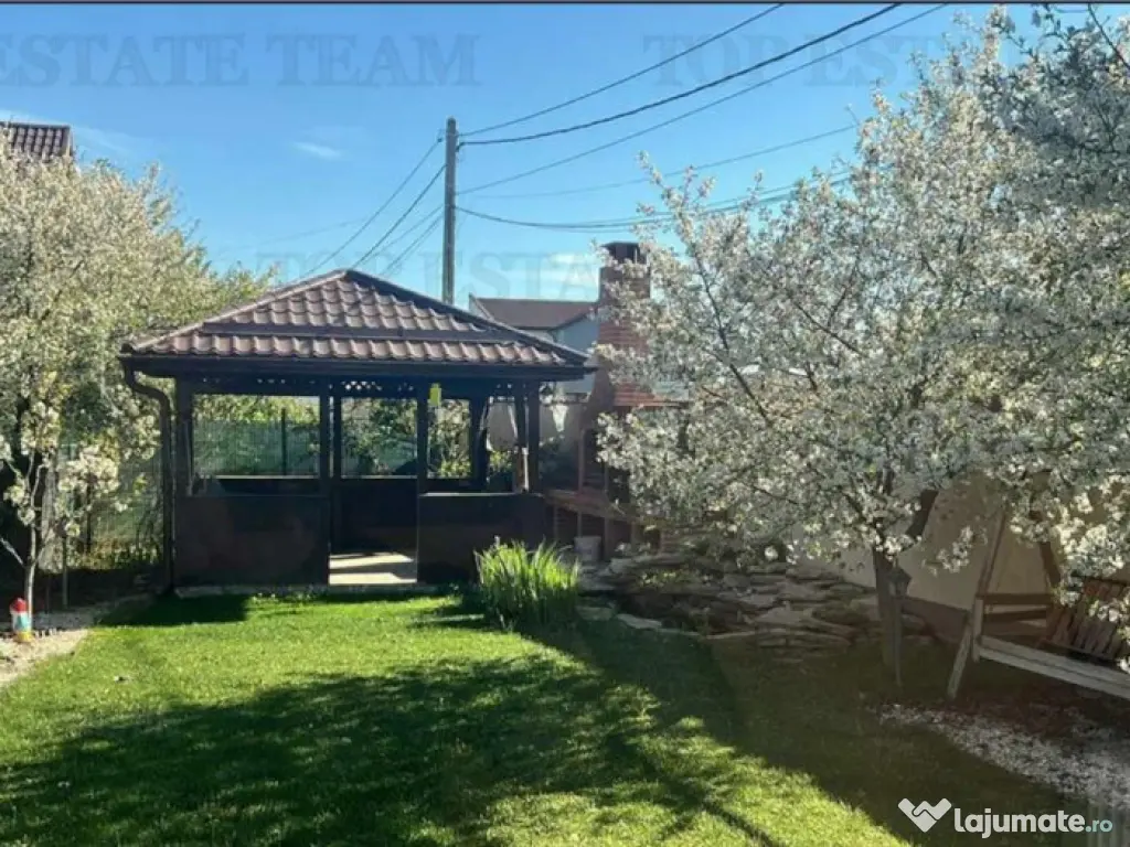 Casa 274mp cu panouri solare/garaj in Ciorogarla (se accepta