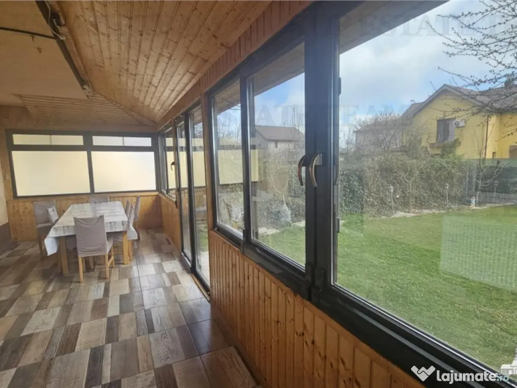 Casa 274mp cu panouri solare/garaj in Ciorogarla (se accepta