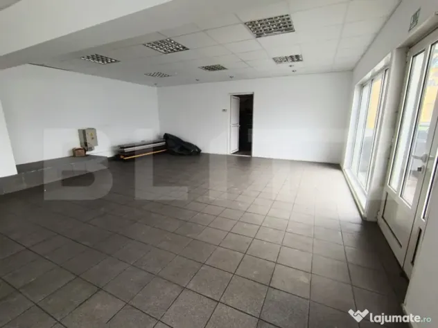 Spatiu comercial de inchiriat in suprafat de 77 mp, Zona Gho