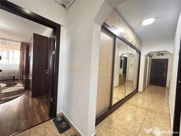 De apartament 3 camere, situat pe strada Turnul Magurele, i
