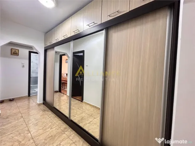 De apartament 3 camere, situat pe strada Turnul Magurele, i