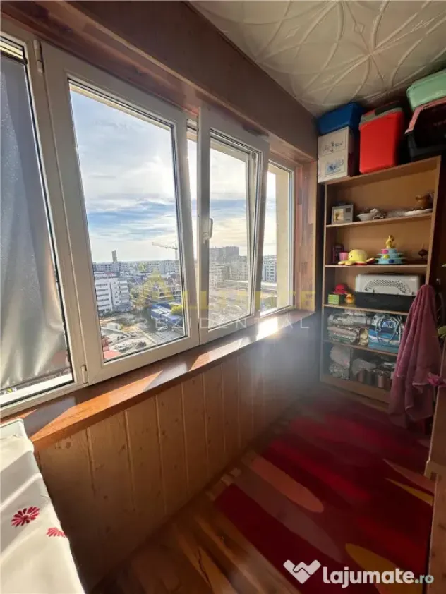 De apartament 3 camere, situat pe strada Turnul Magurele, i