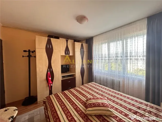 De apartament 3 camere, situat pe strada Turnul Magurele, i