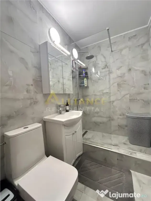 De apartament 3 camere, situat pe strada Turnul Magurele, i
