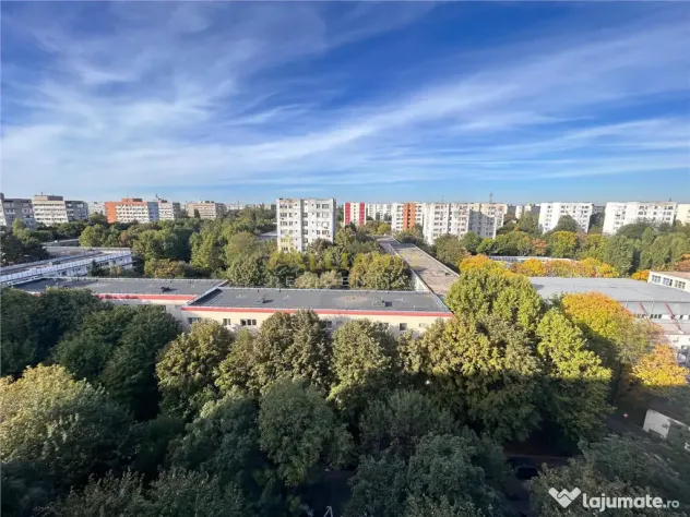 De apartament 3 camere, situat pe strada Turnul Magurele, i