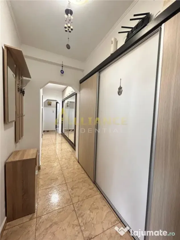 De apartament 3 camere, situat pe strada Turnul Magurele, i