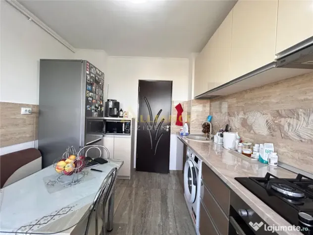 De apartament 3 camere, situat pe strada Turnul Magurele, i