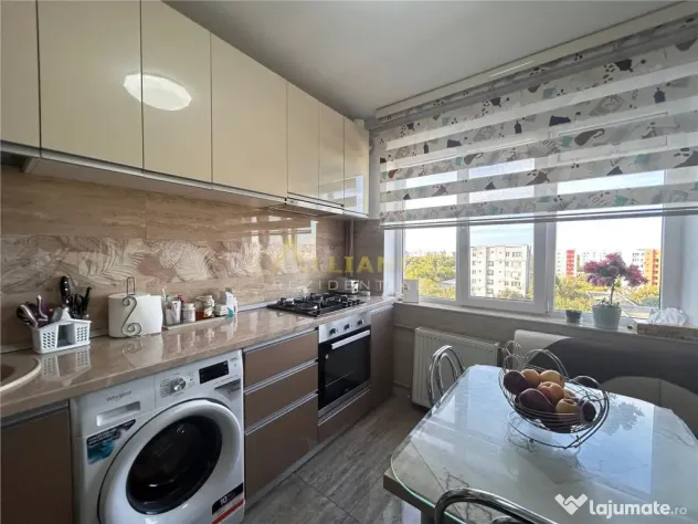De apartament 3 camere, situat pe strada Turnul Magurele, i