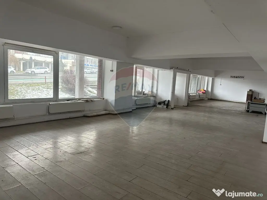 Spațiu comercial de 166mp de închiriat în zona Calea R...