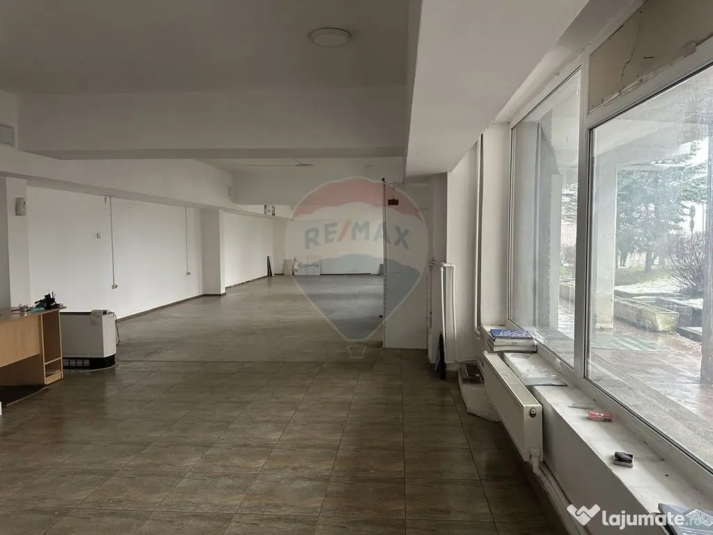 Spațiu comercial de 166mp de închiriat în zona Calea R...
