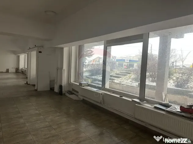 Spațiu comercial de 166mp de închiriat în zona Calea R... - Piatra-Neamt (Neamt)