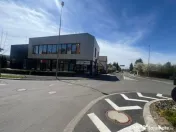 Spațiu comercial spațios, zonă cu vad comercial. 