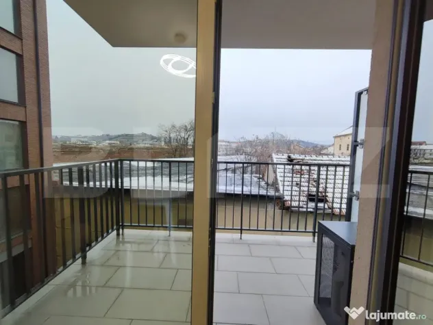 Apartament cu parcare subterana, in Scala Cetate