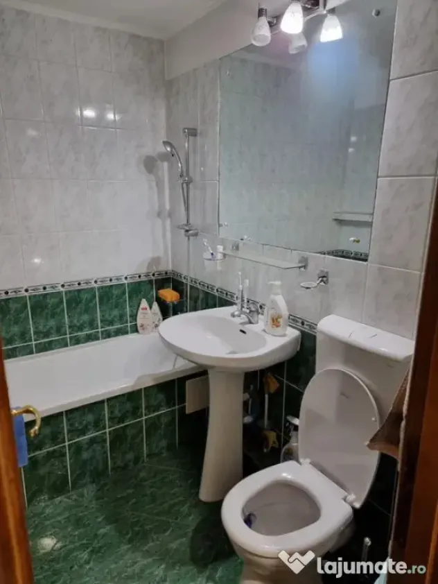 Apartament cu 2 camere decomandate Zona Burdujeni - Cuza Voda 1