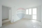 De vânzare apartament cu 2 camere, renovat, în zona Rog... 
