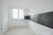 De vânzare apartament cu 2 camere, renovat, în zona Rog... 