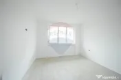 De vânzare apartament cu 2 camere, renovat, în zona Rog... 