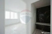 De vânzare apartament cu 2 camere, renovat, în zona Rog... 