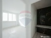 De vânzare apartament cu 2 camere, renovat, în zona Rog... 