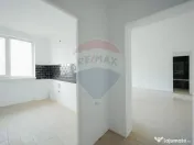 De vânzare apartament cu 2 camere, renovat, în zona Rog... 
