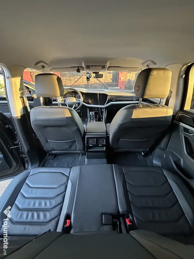 VW Touareg Elegance V6 TDI, 4x4, suspensie pneumatica, 231 Cp, an 2023