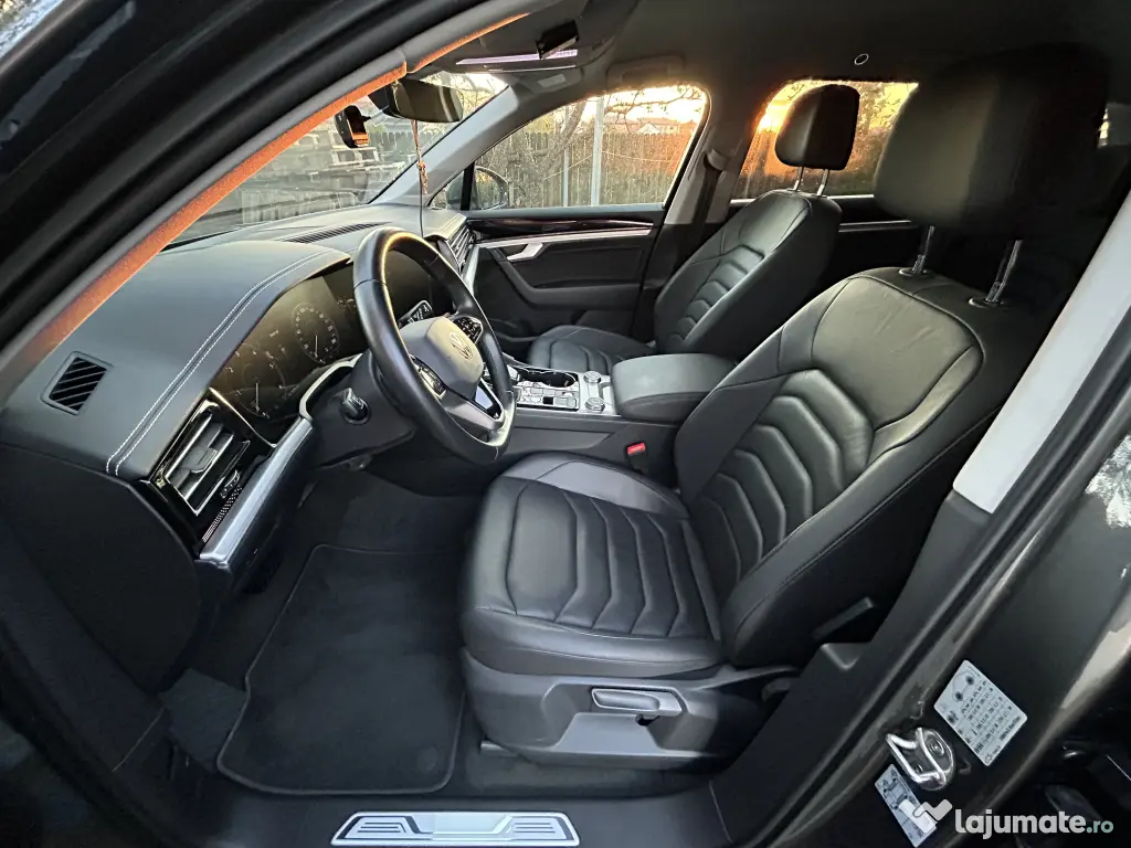 VW Touareg Elegance V6 TDI, 4x4, suspensie pneumatica, 231 Cp, an 2023