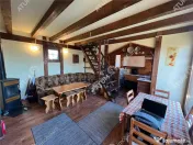 Cabana cu teren de 640 mp cu PUZ aprobat situata in Tropinii 