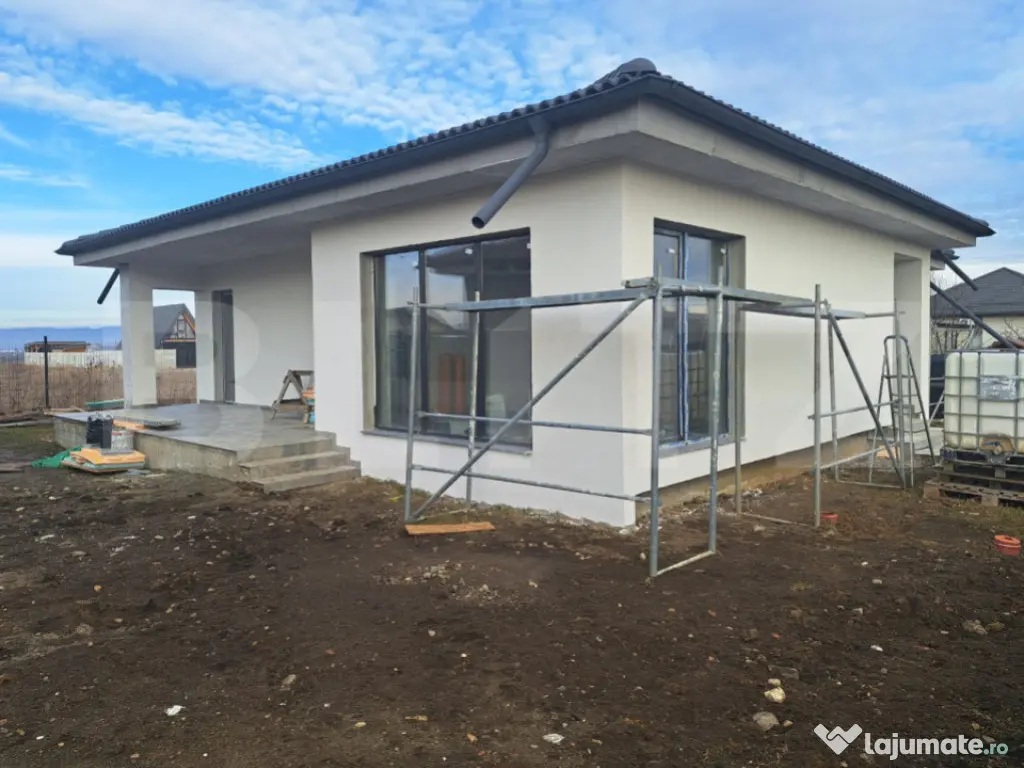 Casă 4 camere, parter, 108 mp utili, teren 405 mp | Ieșire