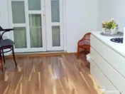 Apartament 5 camere duplex,2 bai,3 balcoane,boxa,parcare,zona Centrala 