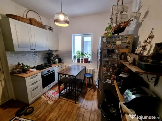 Ultracentral-apartament 4 camere 95 mp