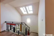Casă cu5 camere, teren 720 mp, fotovoltaice 13 kW, Aradu...