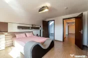 Casă cu5 camere, teren 720 mp, fotovoltaice 13 kW, Aradu...